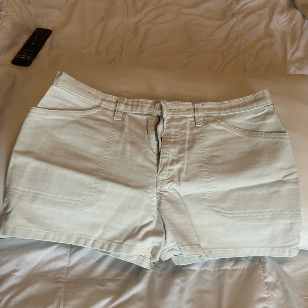 ✨Old Navy Light Tan Flat Front Shorts
